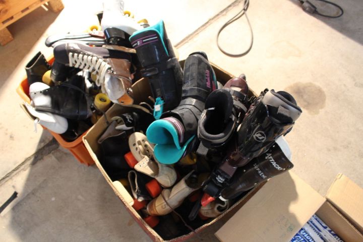 716202-10 Skis, salomon, roller skates, rollerblades, skates etc.