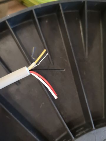 685250-2 Pallet with Bus cable, installation cable, data cable etc.