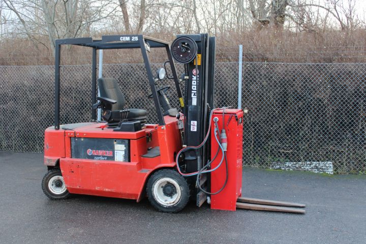 674265-1 Counterweight truck Clark Cem 25 -1998