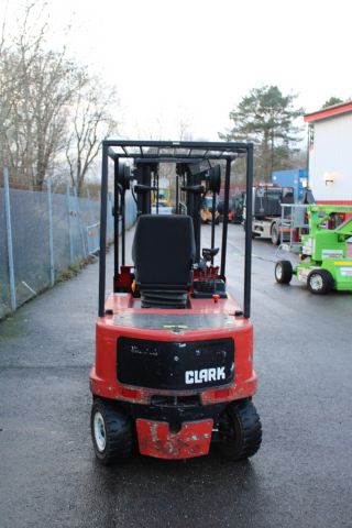 674265-5 Counterweight truck Clark Cem 25 -1998