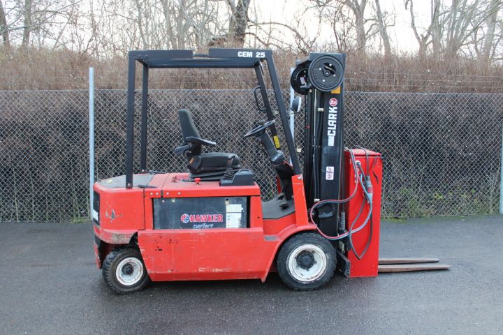 674265-7 Counterweight truck Clark Cem 25 -1998