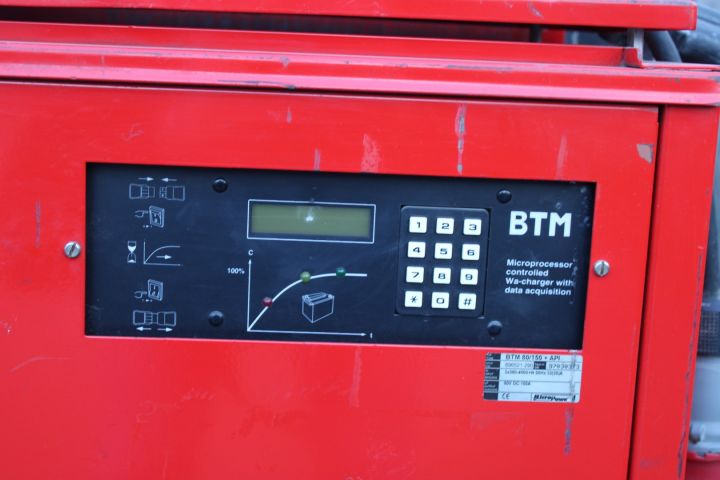 674265-11 Counterweight truck Clark Cem 25 -1998