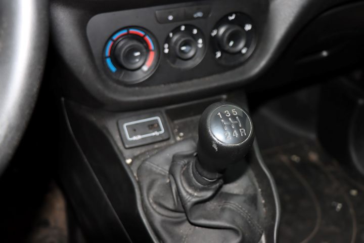 734600-22 Fiat Doblo -16 Regnr: YDX553