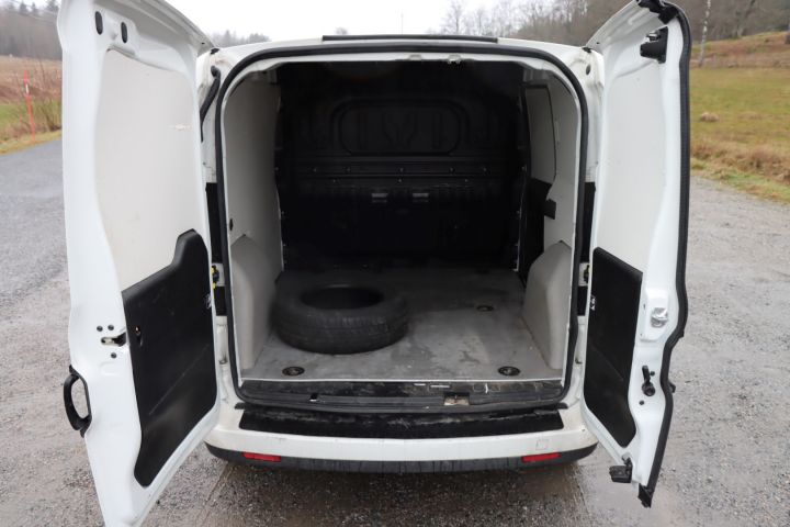 734600-24 Fiat Doblo -16 Regnr: YDX553