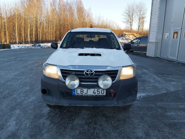 734626-2 Toyota Hilux 2.5 D 4WD -12 LBJ450