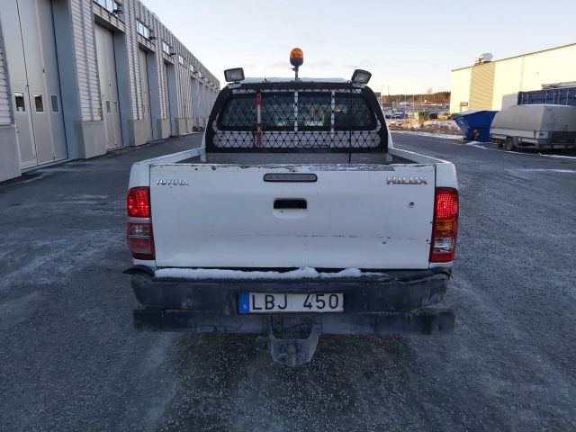 734626-6 Toyota Hilux 2.5 D 4WD -12 LBJ450