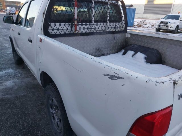 734626-12 Toyota Hilux 2.5 D 4WD -12 LBJ450