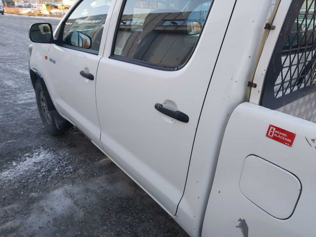 734626-14 Toyota Hilux 2.5 D 4WD -12 LBJ450