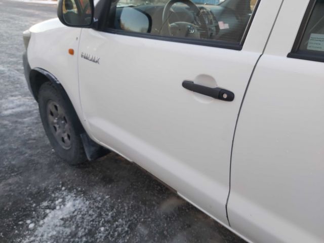 734626-16 Toyota Hilux 2.5 D 4WD -12 LBJ450
