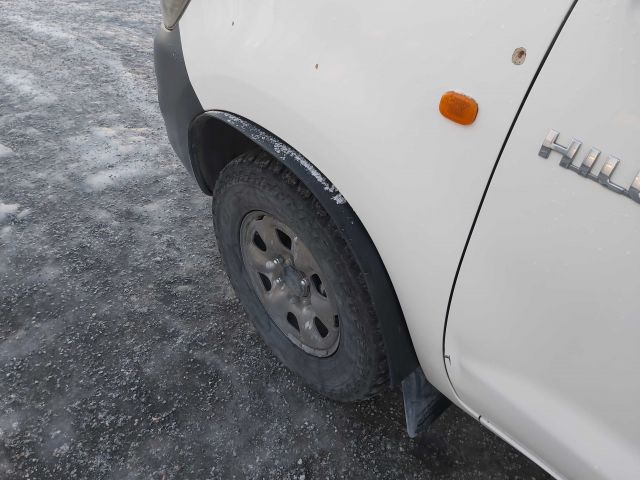 734626-17 Toyota Hilux 2.5 D 4WD -12 LBJ450