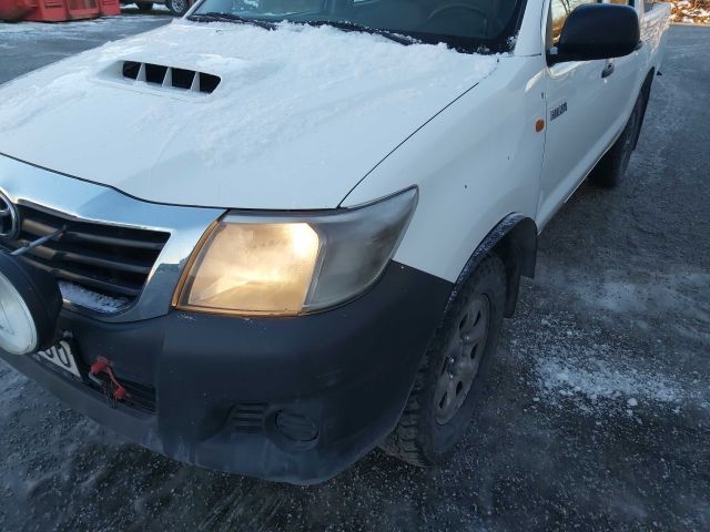 734626-19 Toyota Hilux 2.5 D 4WD -12 LBJ450