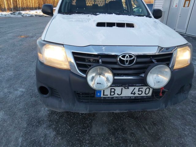 734626-21 Toyota Hilux 2.5 D 4WD -12 LBJ450