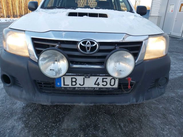 734626-22 Toyota Hilux 2.5 D 4WD -12 LBJ450