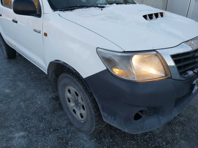 734626-25 Toyota Hilux 2.5 D 4WD -12 LBJ450