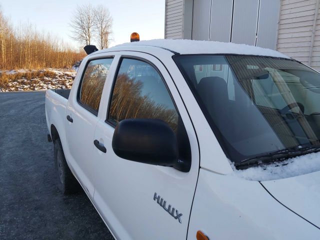 734626-28 Toyota Hilux 2.5 D 4WD -12 LBJ450