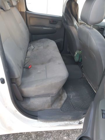 734626-47 Toyota Hilux 2.5 D 4WD -12 LBJ450