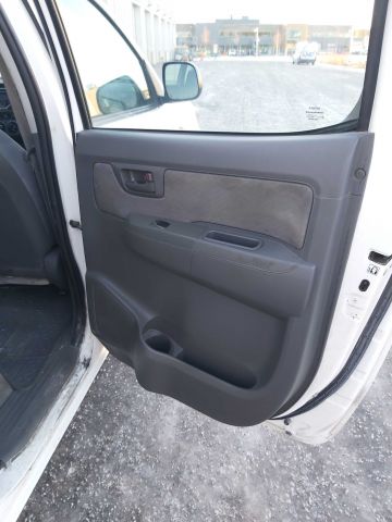 734626-48 Toyota Hilux 2.5 D 4WD -12 LBJ450