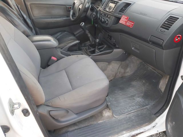 734626-50 Toyota Hilux 2.5 D 4WD -12 LBJ450