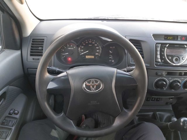 734626-61 Toyota Hilux 2.5 D 4WD -12 LBJ450