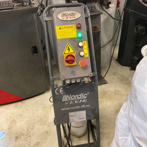 728541-4 Scissor lift 3000kg - Nordic by EAE