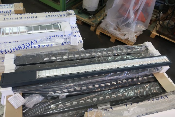 719273-4 24pcs Fagerhult Closs Body Alu 1x35W 180x12,5cm