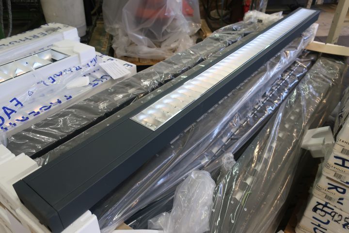 719273-7 24pcs Fagerhult Closs Body Alu 1x35W 180x12,5cm