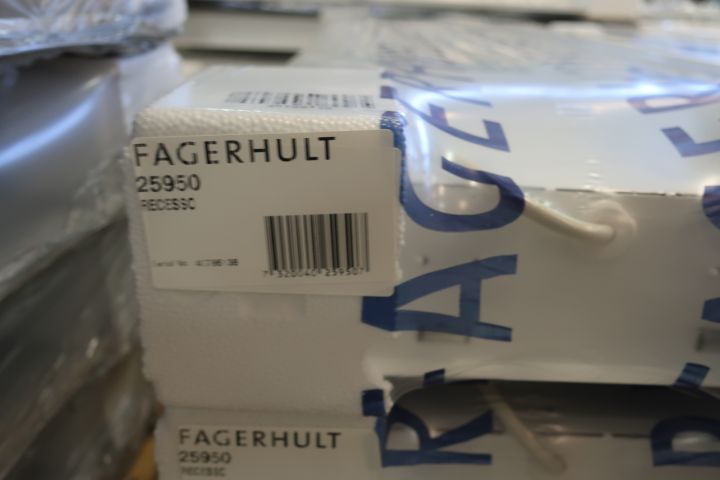 719296-6 7 recessed luminaires Fagerhult Recesso 3000K 2x28W 120x29cm