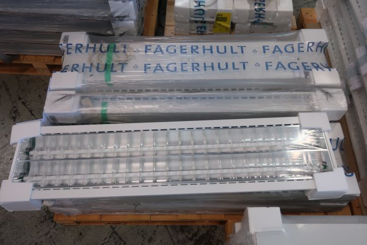 719296-7 7 recessed luminaires Fagerhult Recesso 3000K 2x28W 120x29cm