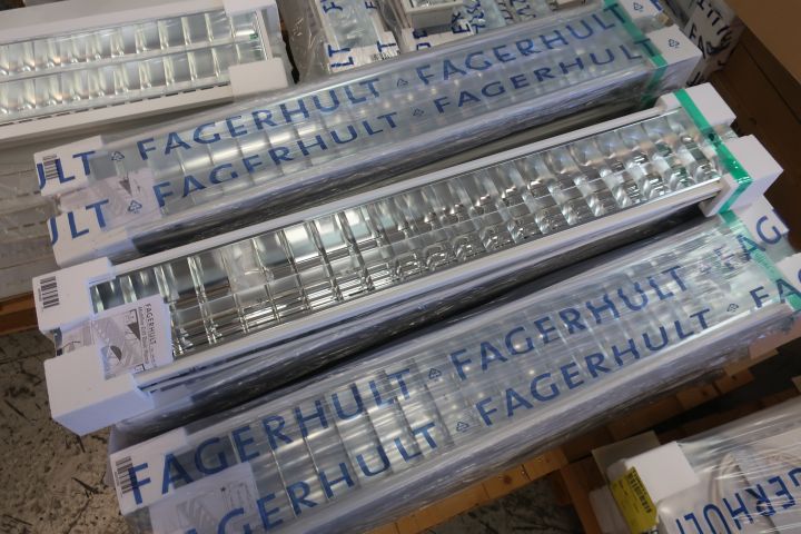 719298-3 20 recessed luminaires Fagerhult Multifive Beta 2x28W 118x20cm