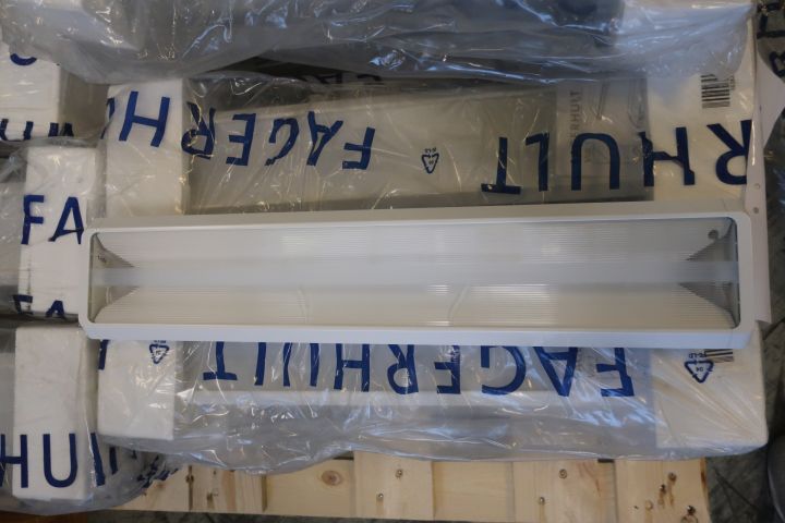 719334-3 14 pcs suspended office luminaire Fagerhult Vidi 1x14W 60x12cm