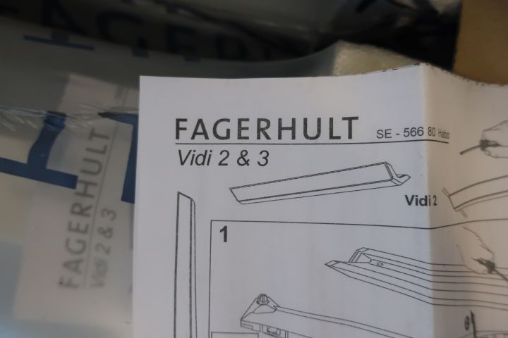 719335-7 18 pcs suspended office luminaire Fagerhult Vidi 1x24W 60x17cm