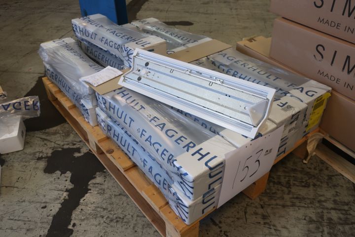 719335-8 18 pcs suspended office luminaire Fagerhult Vidi 1x24W 60x17cm