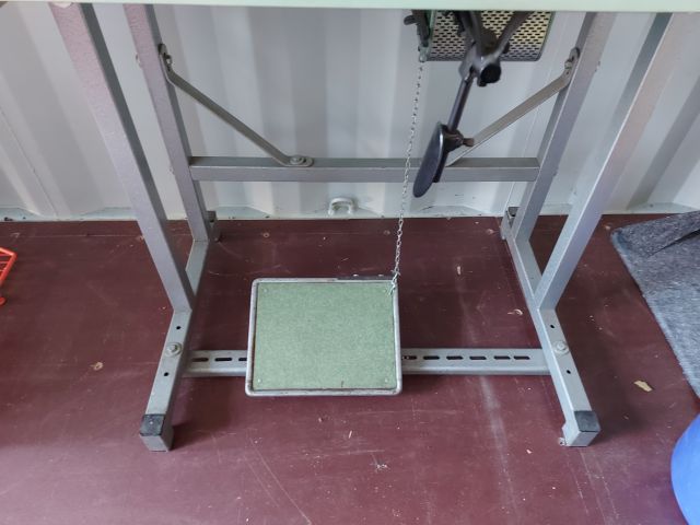 734885-5 Singer industrial sewing machine