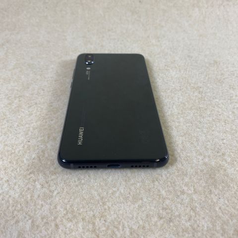 721146-7 2 Huawei P20 (EML-L29)