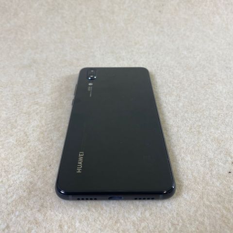 721146-13 2 Huawei P20 (EML-L29)