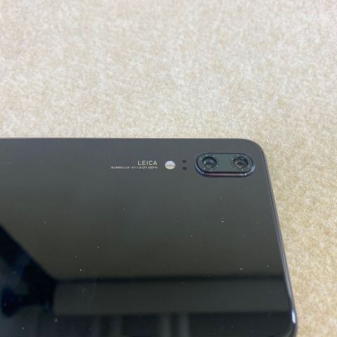 721146-14 2 Huawei P20 (EML-L29)