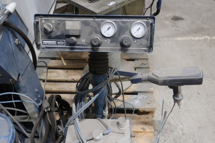 718446-4 2 Color sprayer - i.a. Nordson Tribomatic Versa spray