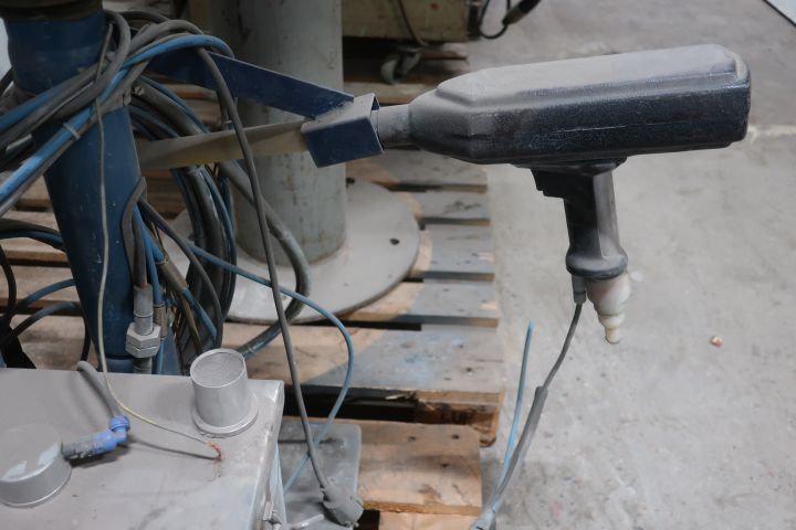 718446-6 2 Color sprayer - i.a. Nordson Tribomatic Versa spray