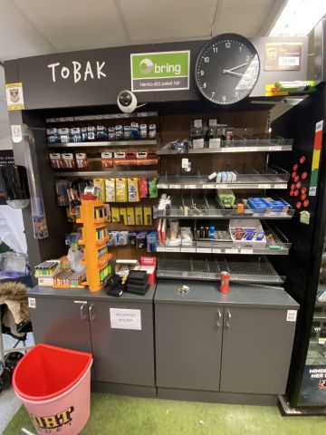 721327-8 Checkout counter 6.5 meters and wall module