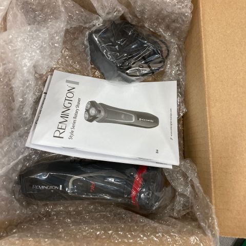 736701-2 Razor Remington R4000