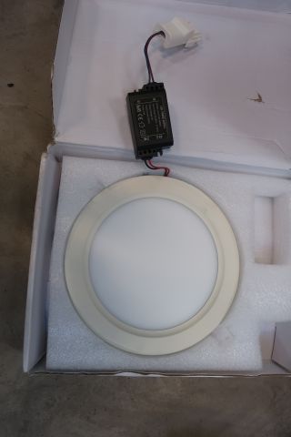 718579-2 Pallet with various LED luminaires, i.a. HERRING