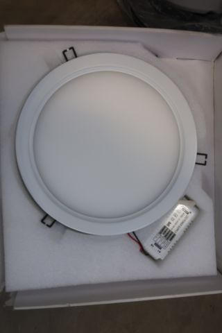 718579-4 Pallet with various LED luminaires, i.a. HERRING