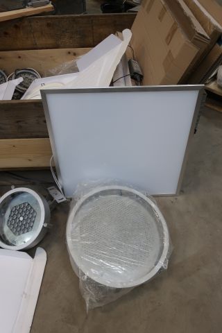 718579-7 Pallet with various LED luminaires, i.a. HERRING