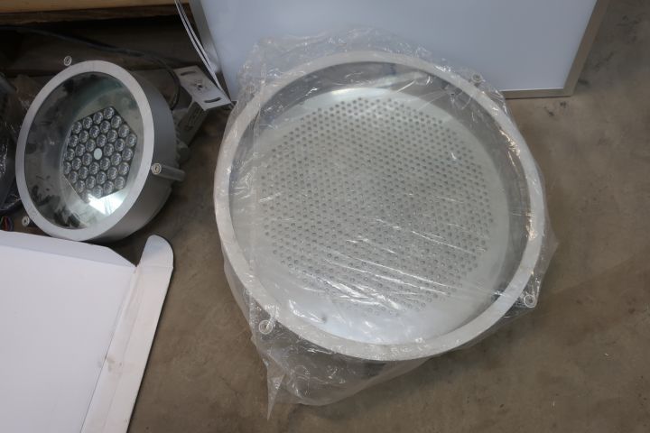 718579-15 Pallet with various LED luminaires, i.a. HERRING