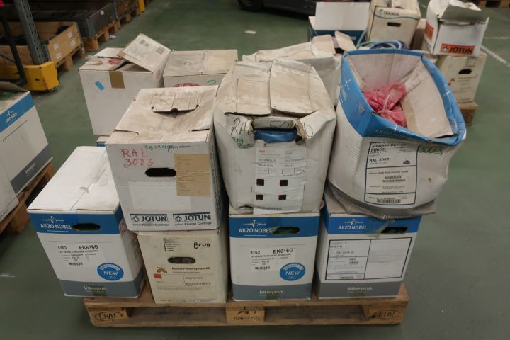 718624-18 10 stools of powder coating paints, i.a. Jotun, Teknos, DuPont et al.
