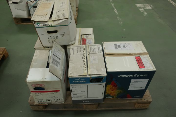 718624-28 10 stools of powder coating paints, i.a. Jotun, Teknos, DuPont et al.