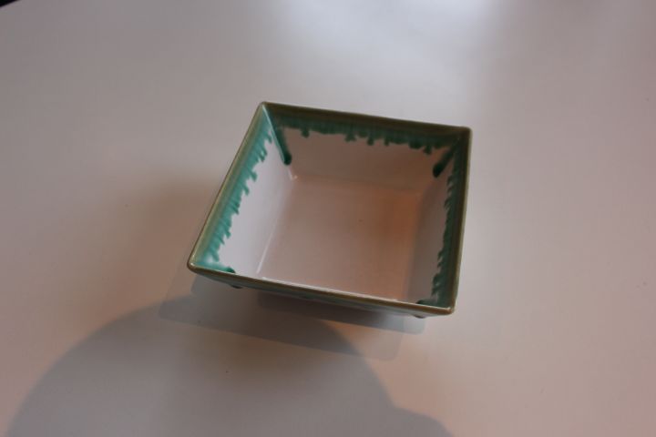 665252-6 Serveringsporslin, uppläggningsfat, skålar, tallrikar mm