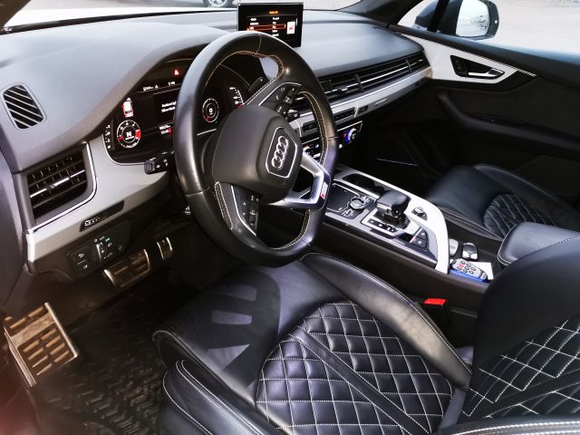 737213-27 Audi Q7 SQ7 4.0 TDI quattro (435hp) - 2018 (KEE275)