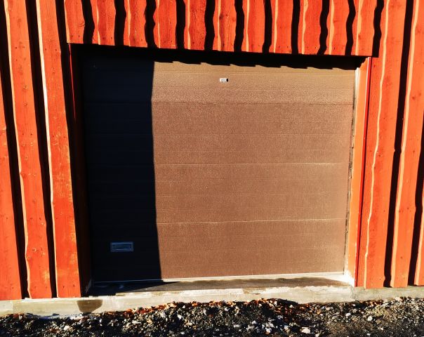 737207-2 Garage door with motor 258x210