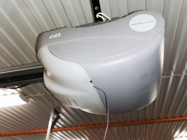 737207-11 Garage door with motor 258x210